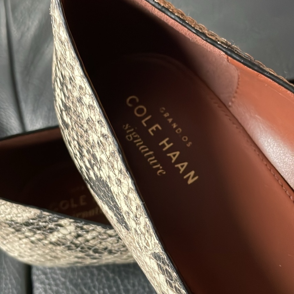 Cole Haan Alice Bow Flats Size 7.5B Snakeskin Elevated Casual Professional Chic - Picture 9 of 12